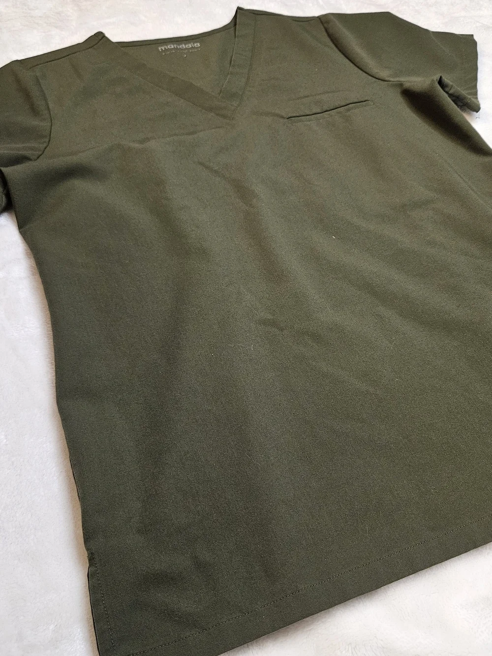 Mandala Scrubs - One Pocket V-Neck Scrub Top - Olive - Picture 4 of 5
